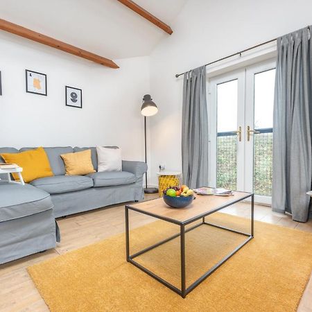 Stayright- 2 Bedroom House, Centrally Located & Close Walk To City Centre Cardiff Bagian luar foto