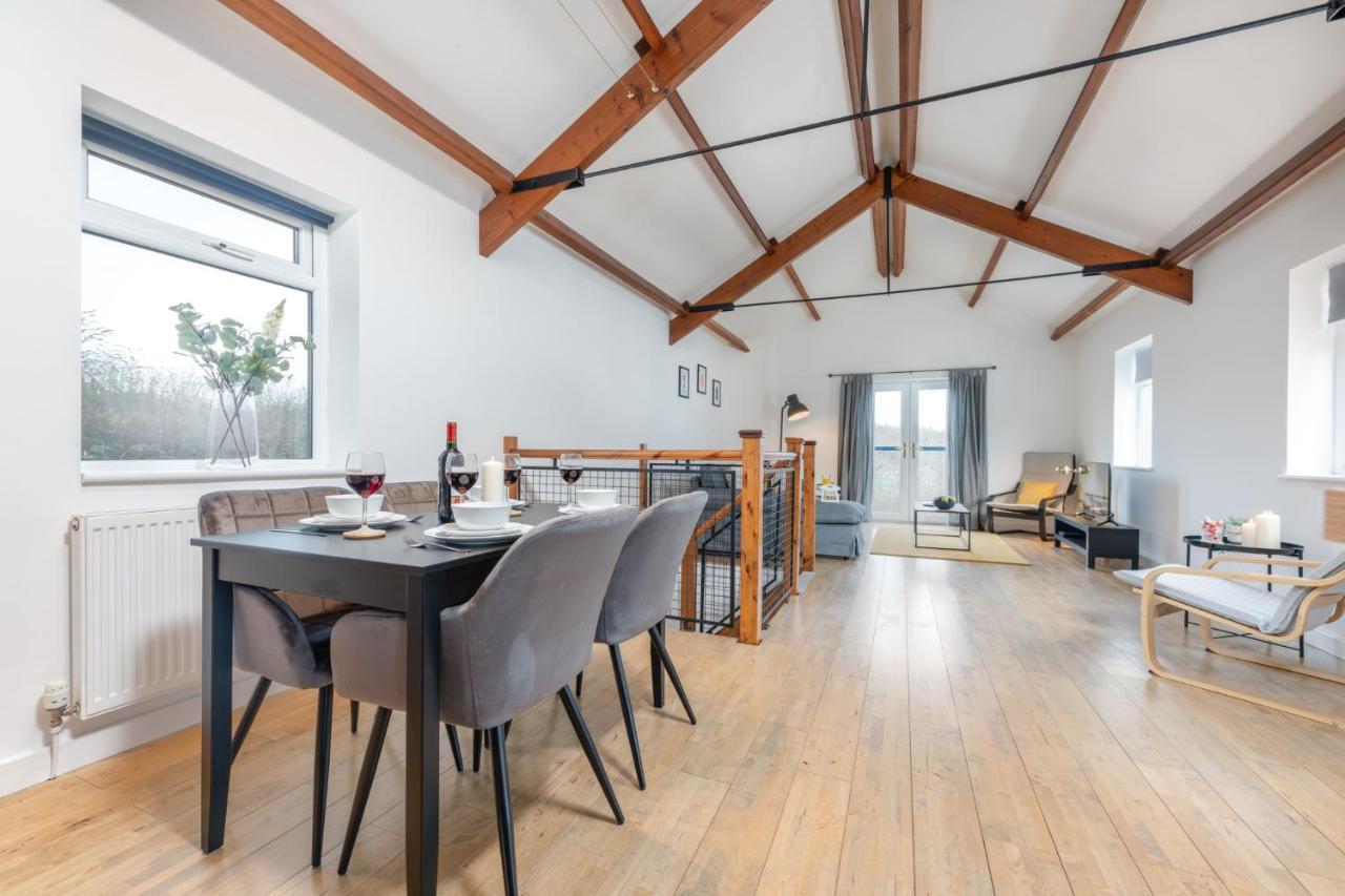 Stayright- 2 Bedroom House, Centrally Located & Close Walk To City Centre Cardiff Bagian luar foto