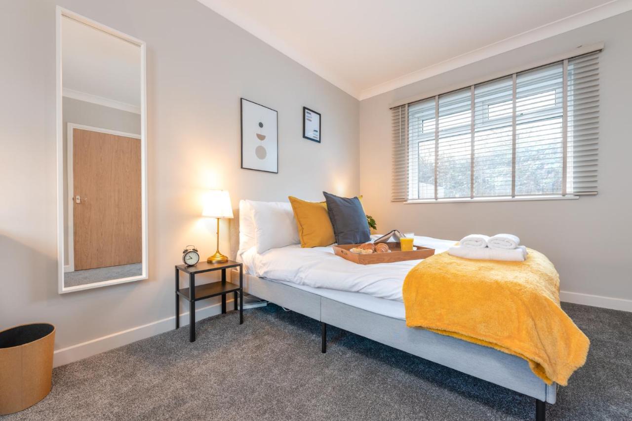 Stayright- 2 Bedroom House, Centrally Located & Close Walk To City Centre Cardiff Bagian luar foto