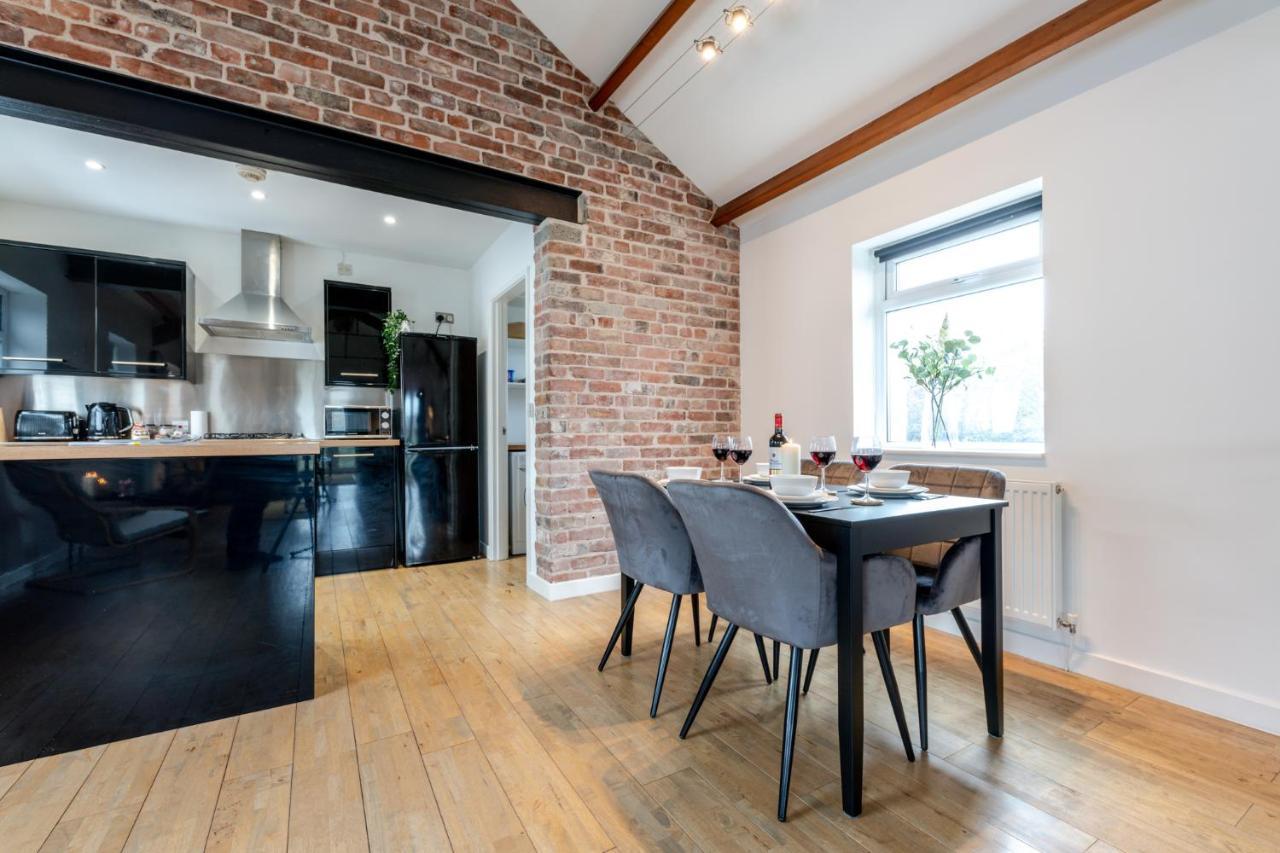 Stayright- 2 Bedroom House, Centrally Located & Close Walk To City Centre Cardiff Bagian luar foto