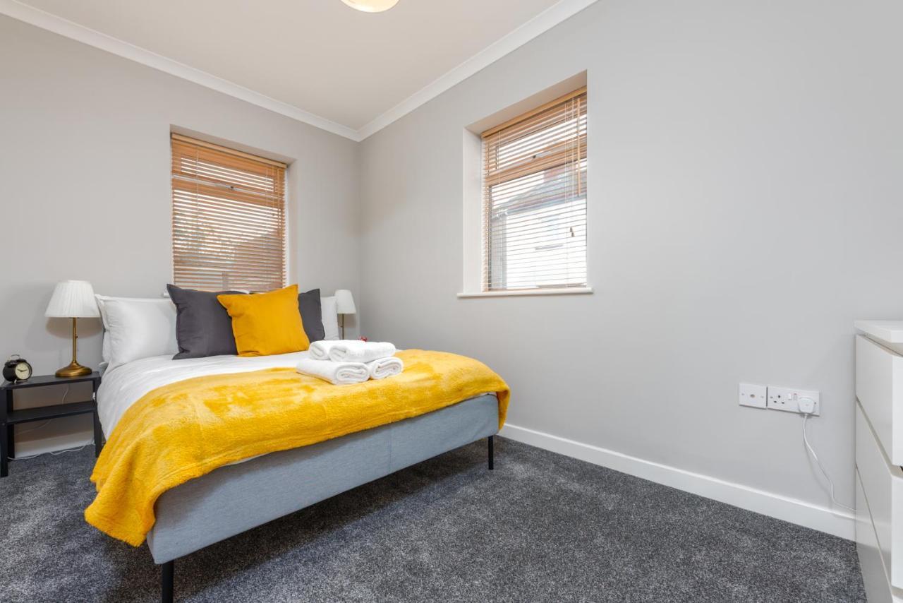 Stayright- 2 Bedroom House, Centrally Located & Close Walk To City Centre Cardiff Bagian luar foto